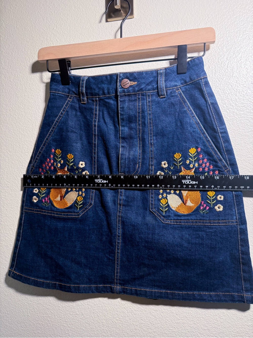ModCloth x Princess Highway Fox embroidered Denim skirt - Picture 7 of 7